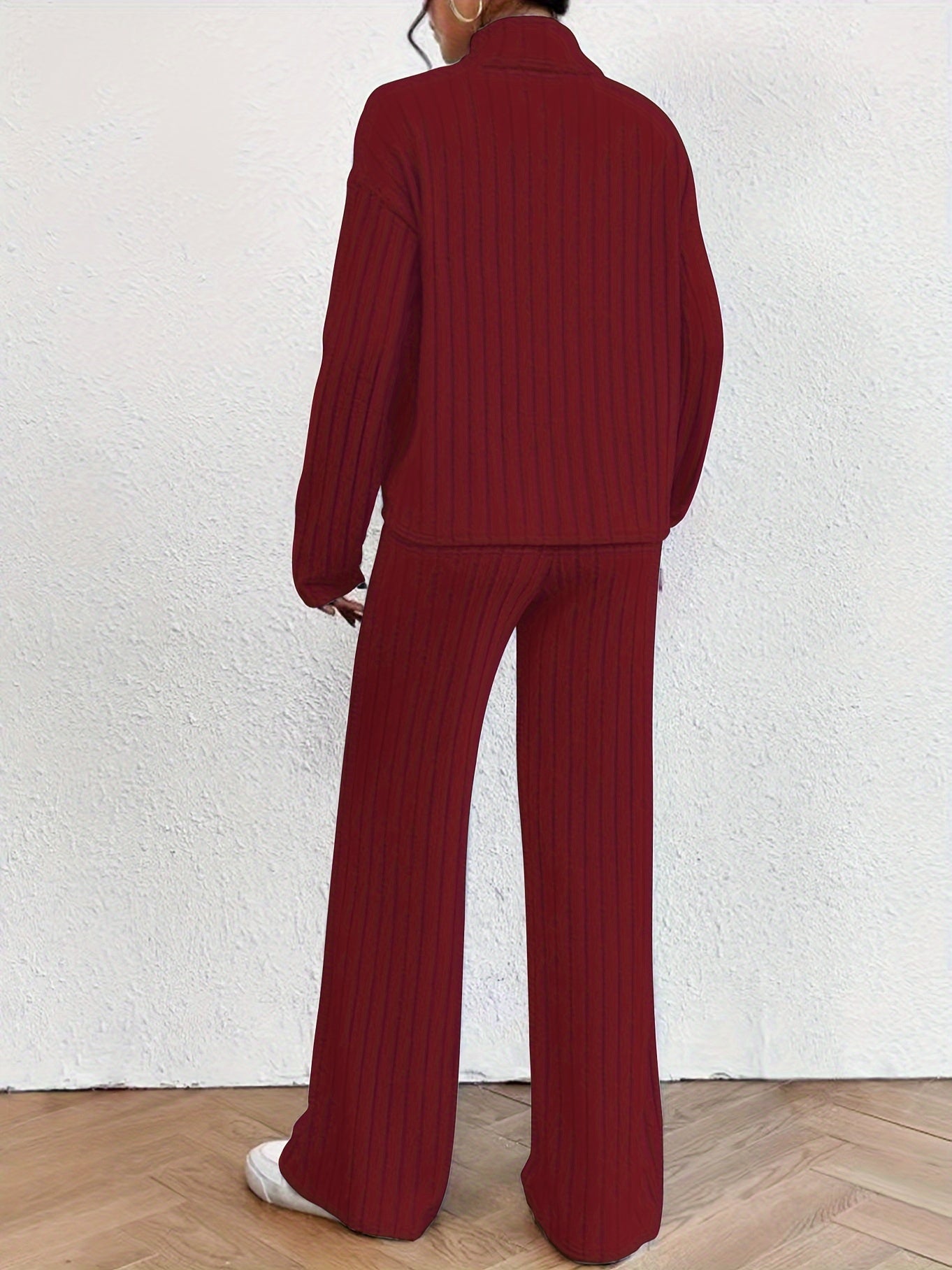 Willow - Effortless Wide-Leg Style Woman's Tracksuit