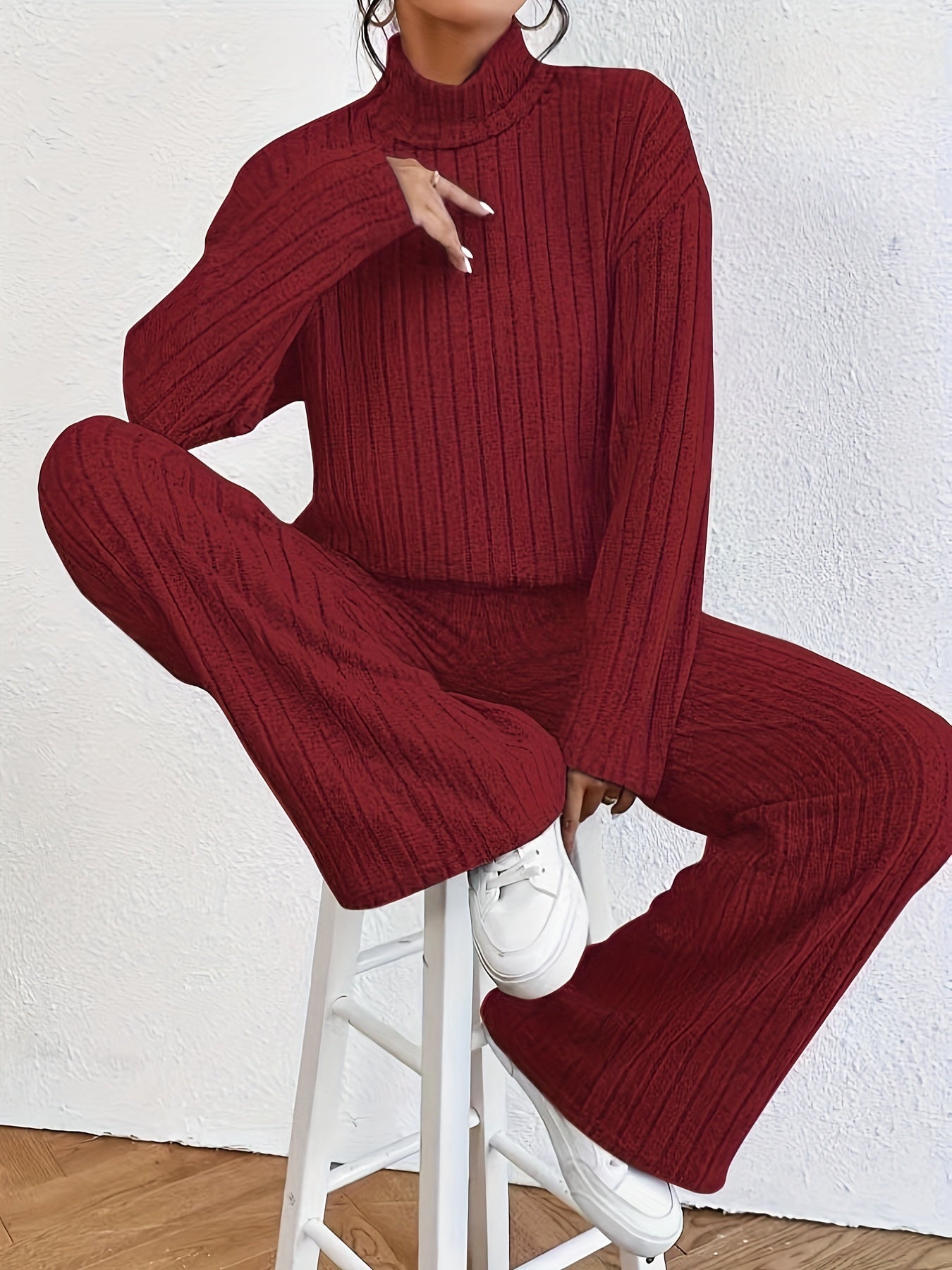 Willow - Effortless Wide-Leg Style Woman's Tracksuit