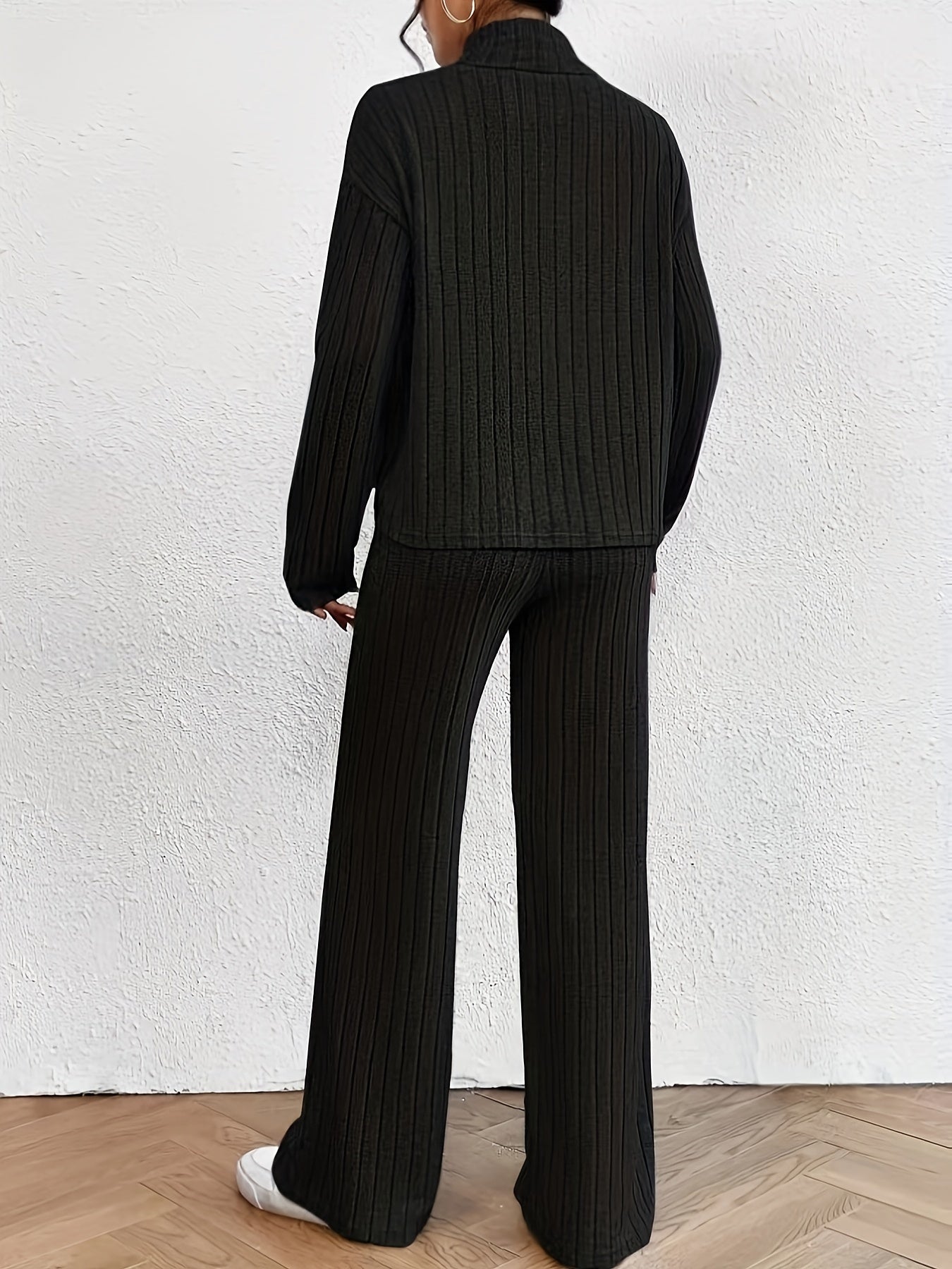 Willow - Effortless Wide-Leg Style Woman's Tracksuit