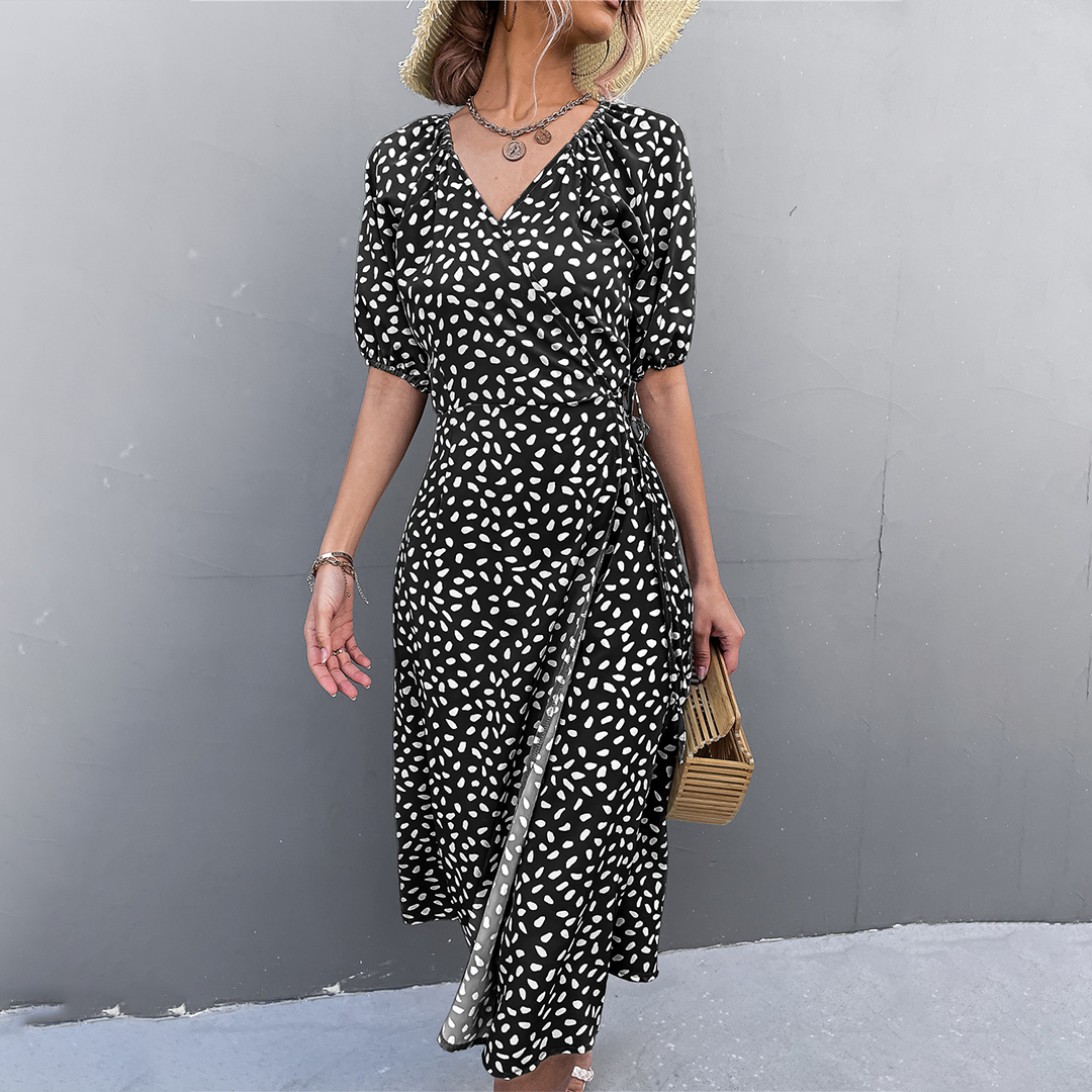 Amelia - elaxed Chic Appeal Woman's V-Neck Dress