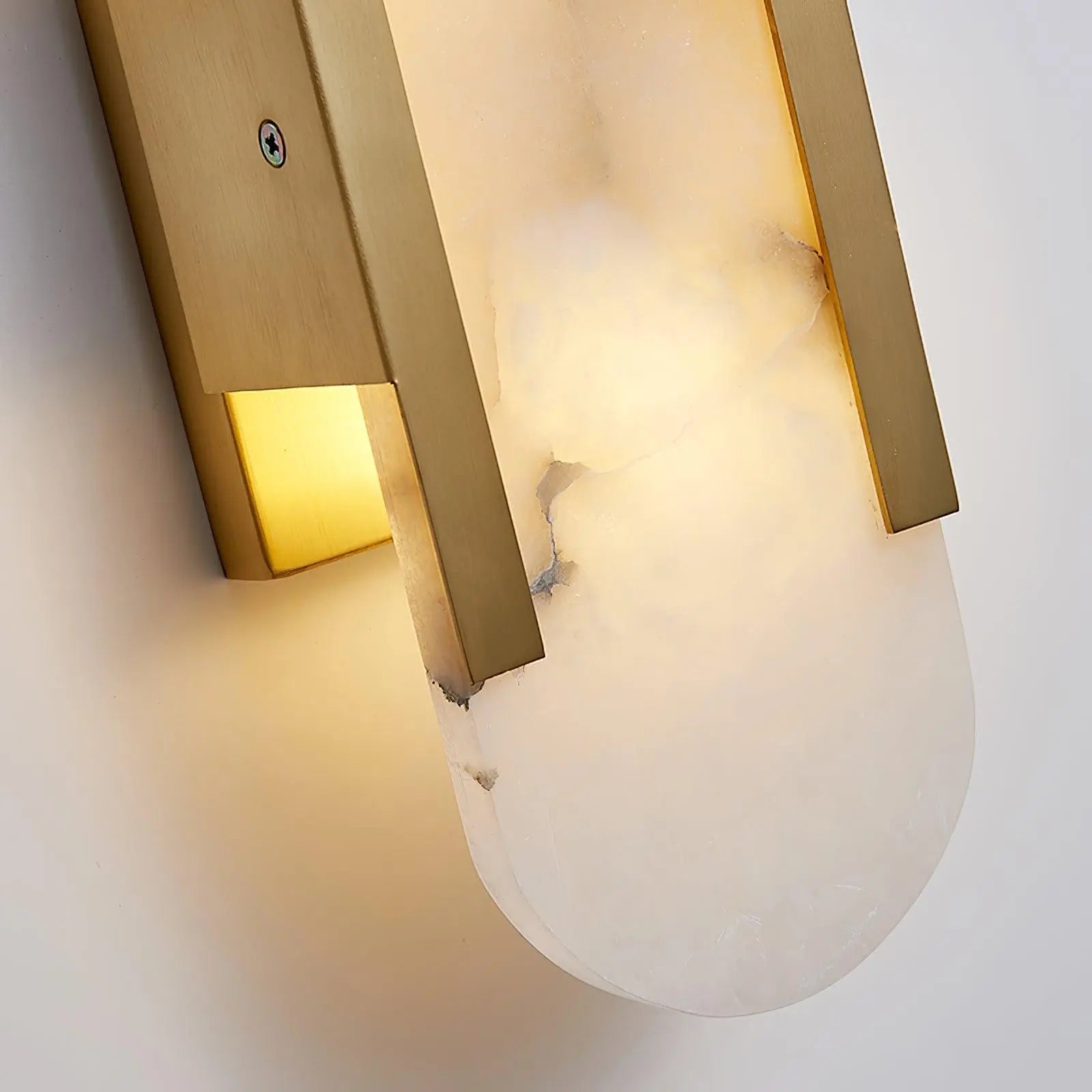 AlabasterGlow | Elegante Wandleuchte met Messing Accenten Dreamardi