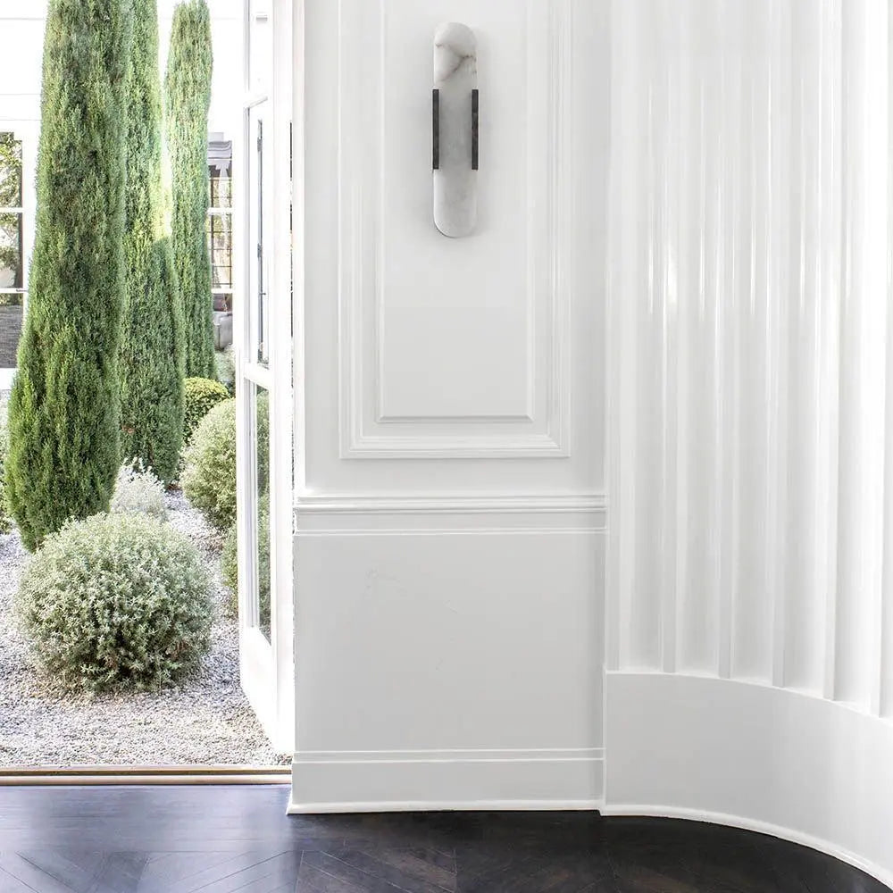 AlabasterGlow | Elegante Wandleuchte met Messing Accenten Dreamardi