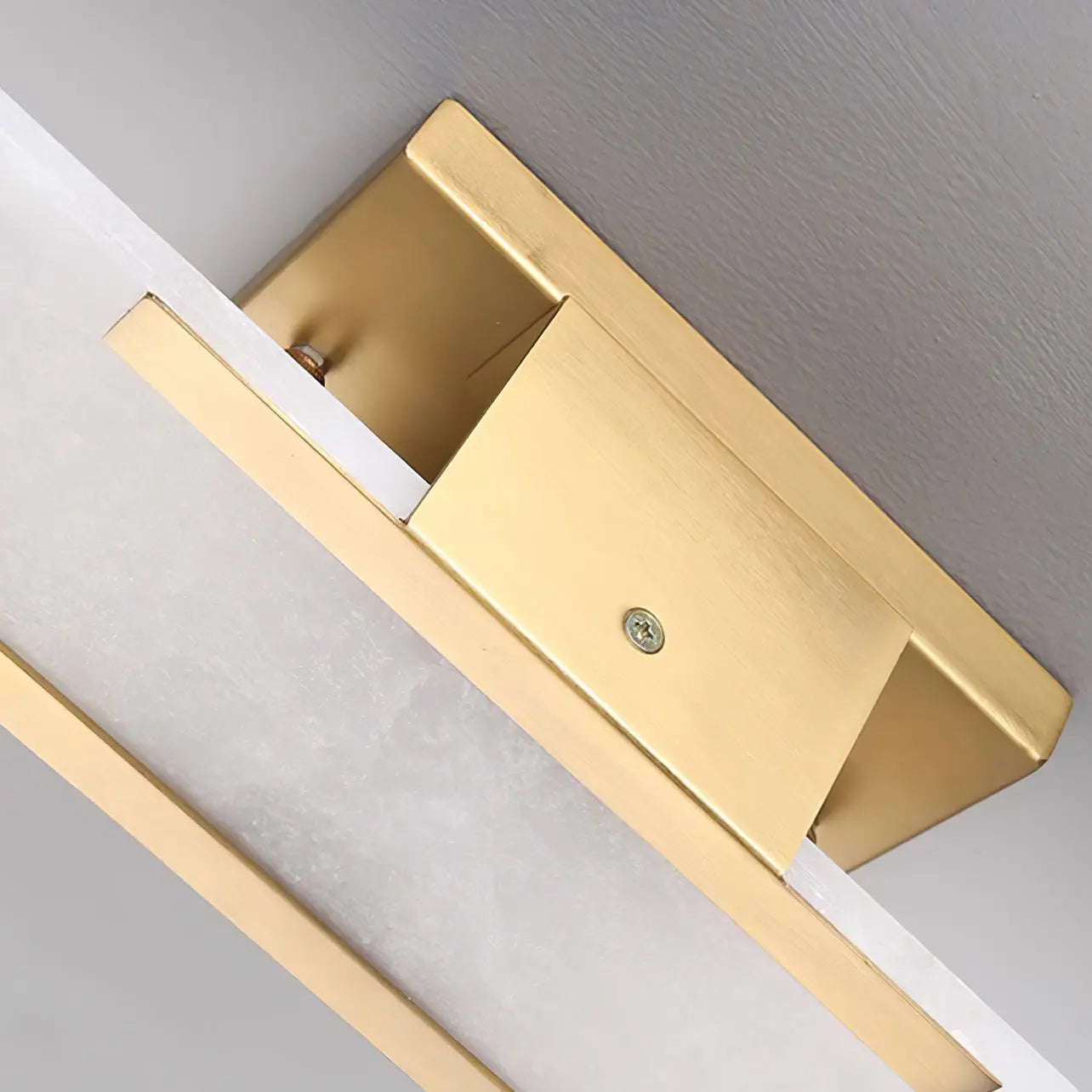 AlabasterGlow | Elegante Wandleuchte met Messing Accenten Dreamardi