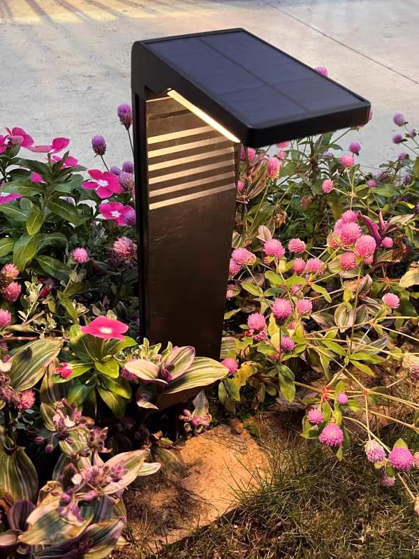 SlimGlow - Long Lasting Solar Power Trail Lamp