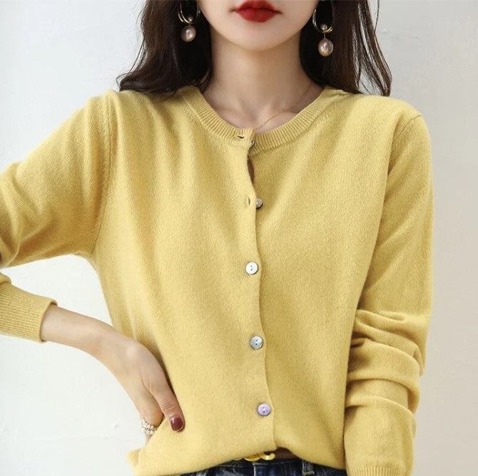 Quinby – Lightweight Breezy Woman's Cardigan