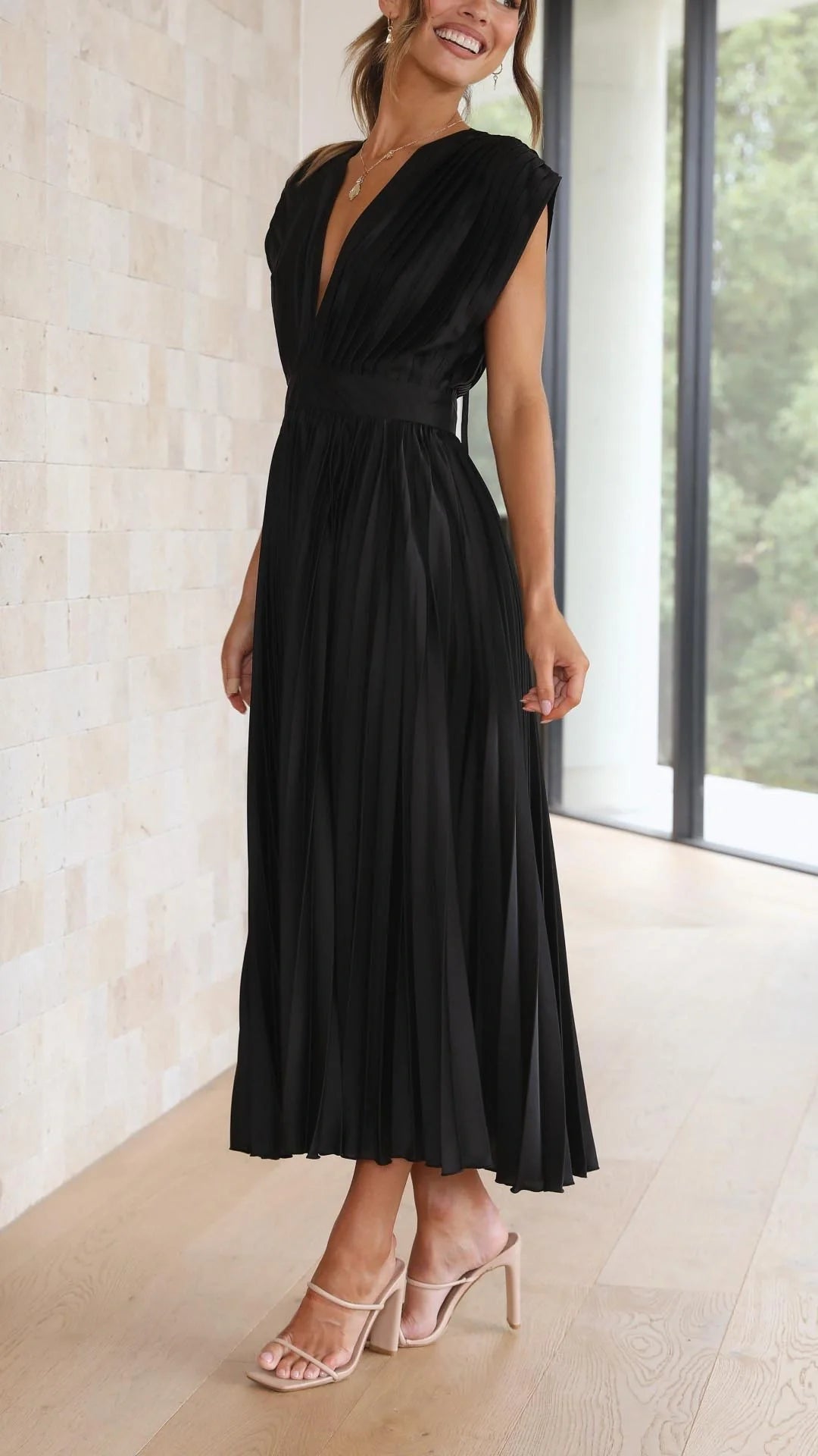 Laura - Casual Elegance with Tie Back Woman's Maxi Dress