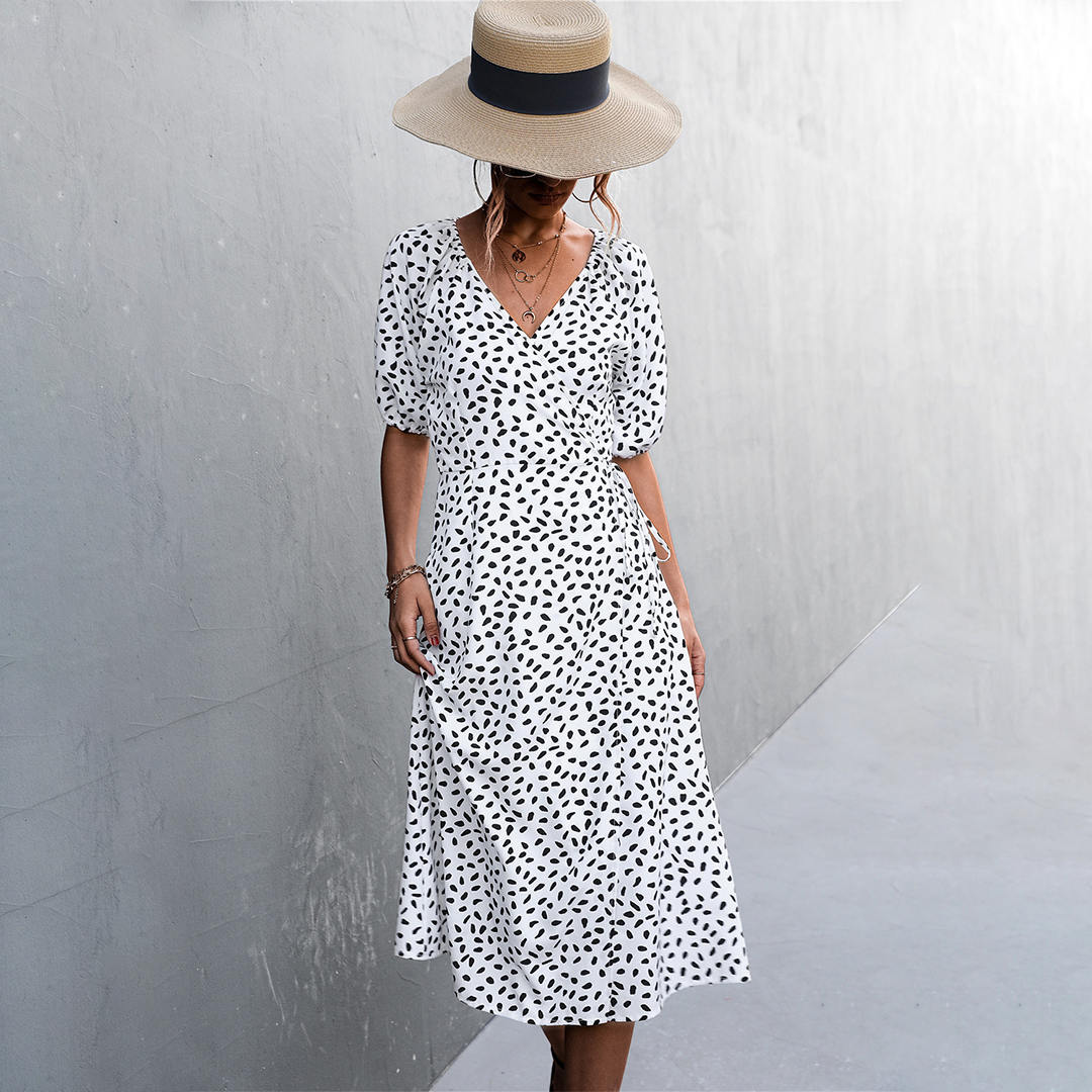 Amelia - elaxed Chic Appeal Woman's V-Neck Dress