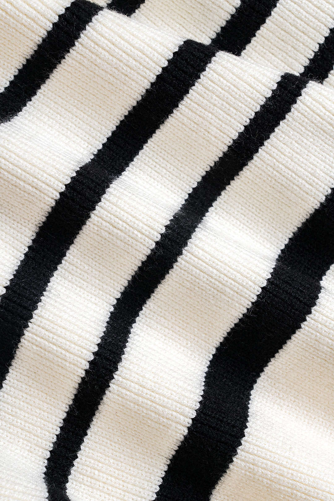 Contrast Knit Metallic Button Cardigan Dreamardi