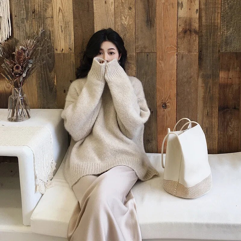Arabella - Elegant & Cozy Knit Woman's Long-Sleeved Sweater